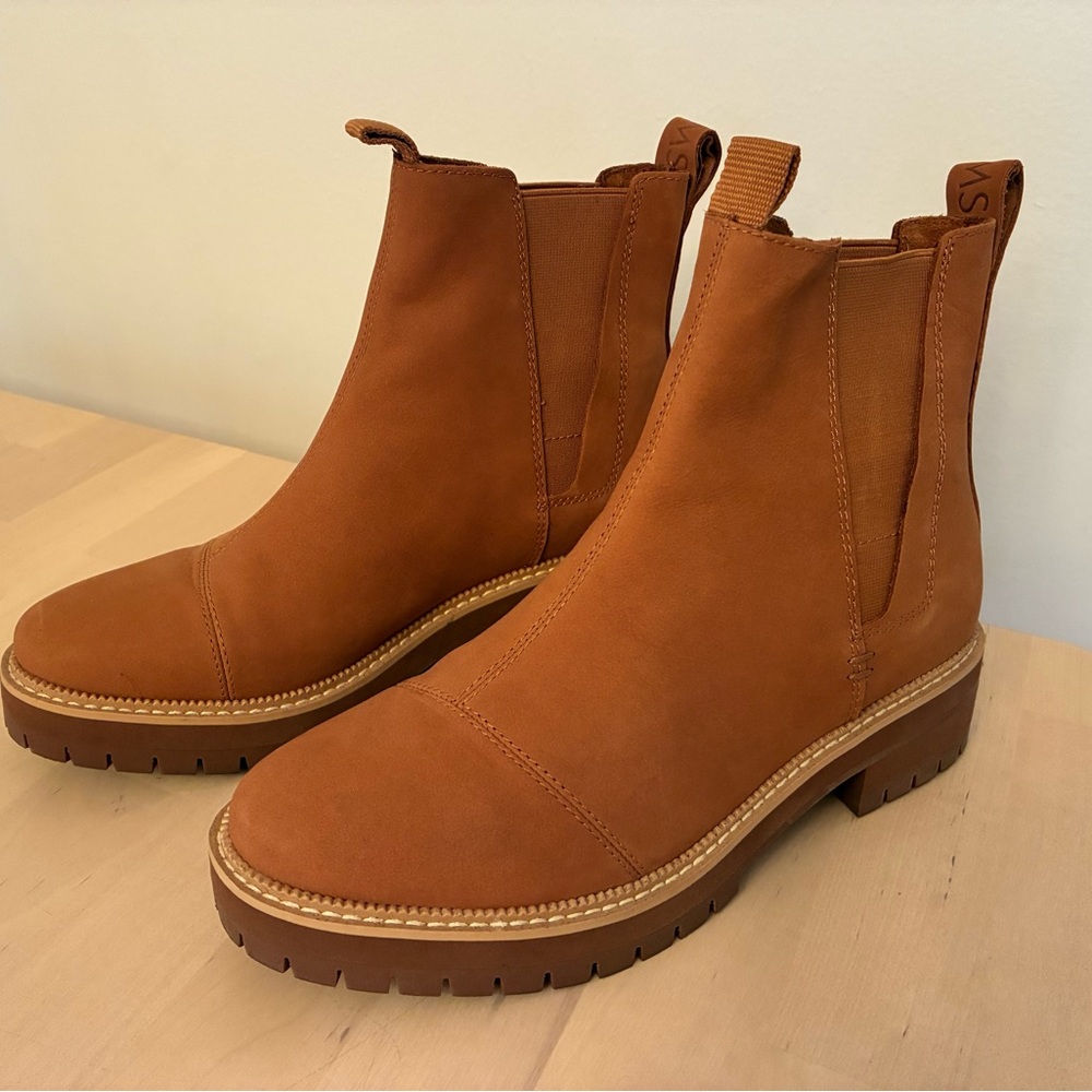 Toms Water Resistant Suede Leather Women’s Boots Size 8M